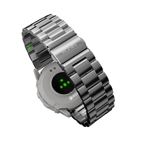Stylish silver RONiN R-012 LUXE Smart Watch with fitness tracking and SpO2 monitoring, perfect for an active lifestyle.